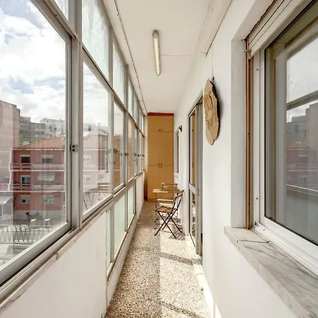 By Homing Apartman Almada